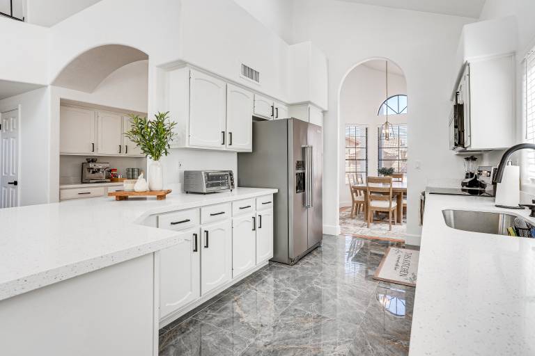 Recently Remodeled Avondale Retreat, Private Yard! — photo 2