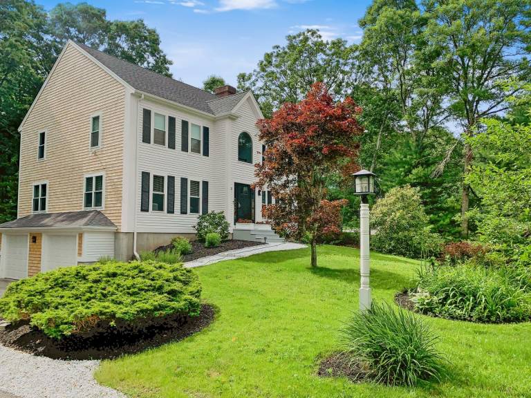 Vacation home with patio, barbecue & yard — photo 5