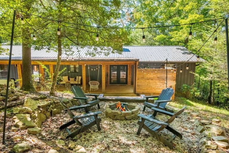 Vacation home with grill, hot tub & terrace | Mountain view — photo 3