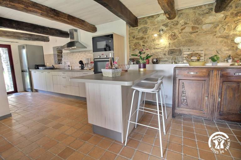 Fully equipped spacious gite with garden, terrace & BBQ | Pets allowed — photo 2