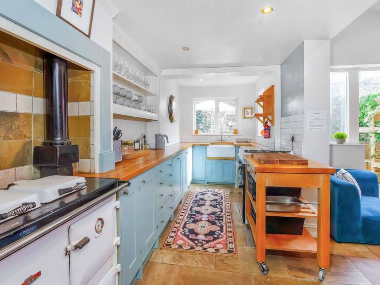 Cottage with garden | Next to York Castle | River view — photo 3