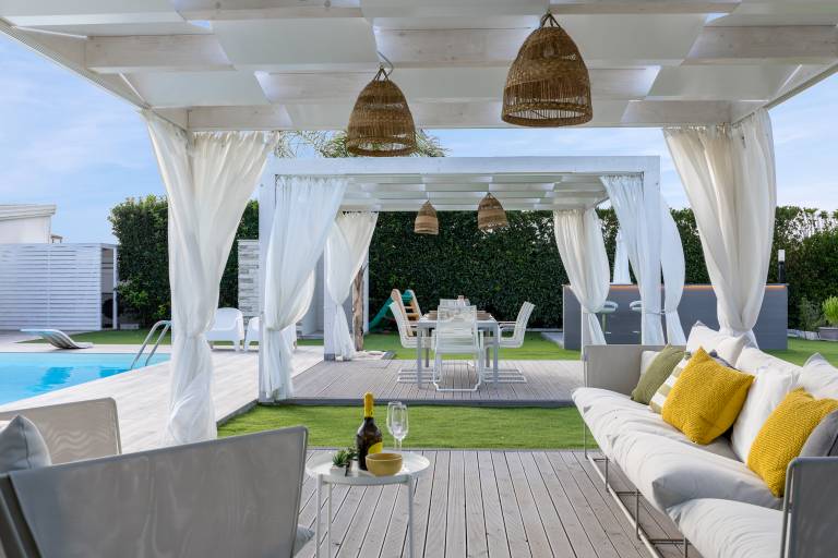 Villa with garden, terrace & jacuzzi | Pool view | Good for workation in Ragusa