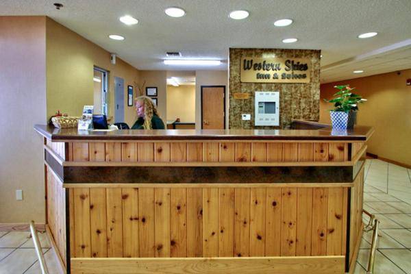 Western Skies Inn & Suites — photo 4