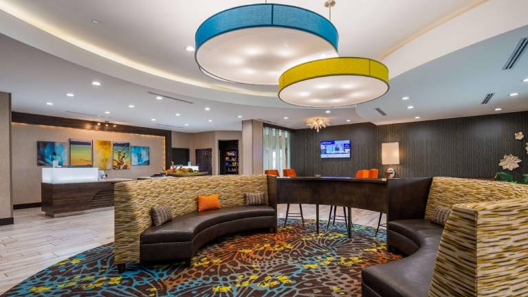 Best Western Plus Pasadena Inn & Suites