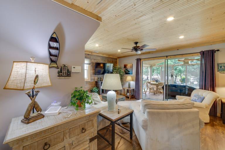 Lakefront Cottage w/ Deck Near Indiana Beach! — photo 4