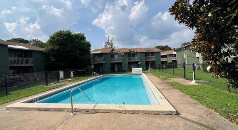 Holiday apartment with pool — photo 5