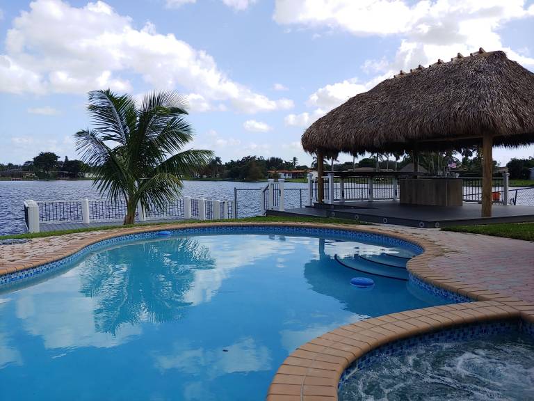 House  Pembroke Pines