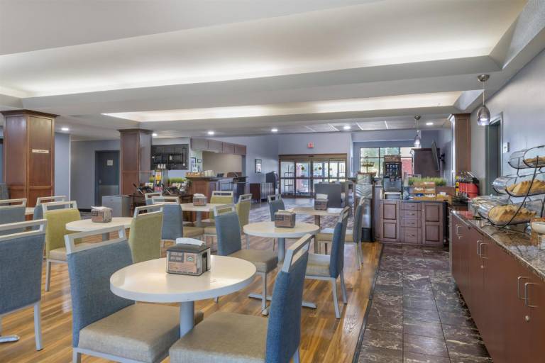 Best Western Plus Eau Claire Conference Center — photo 4