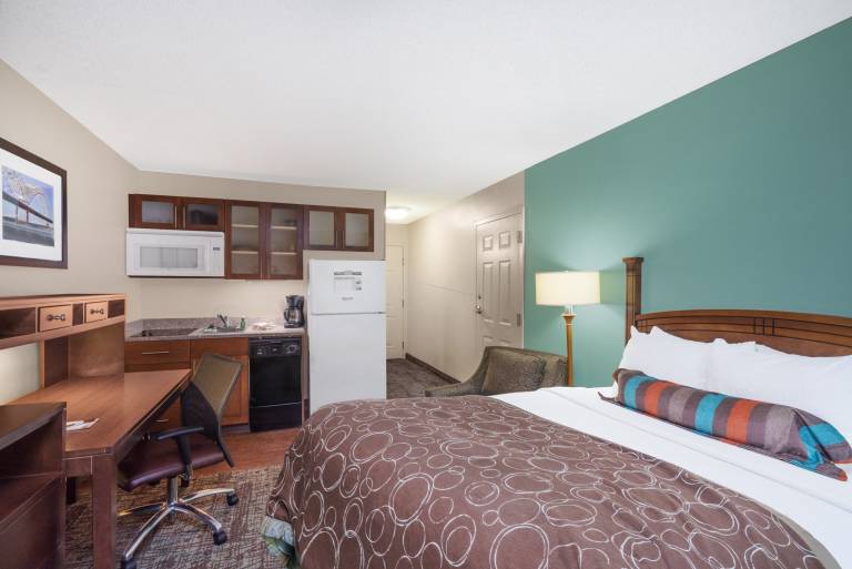 Studio flat  Colonial Acres