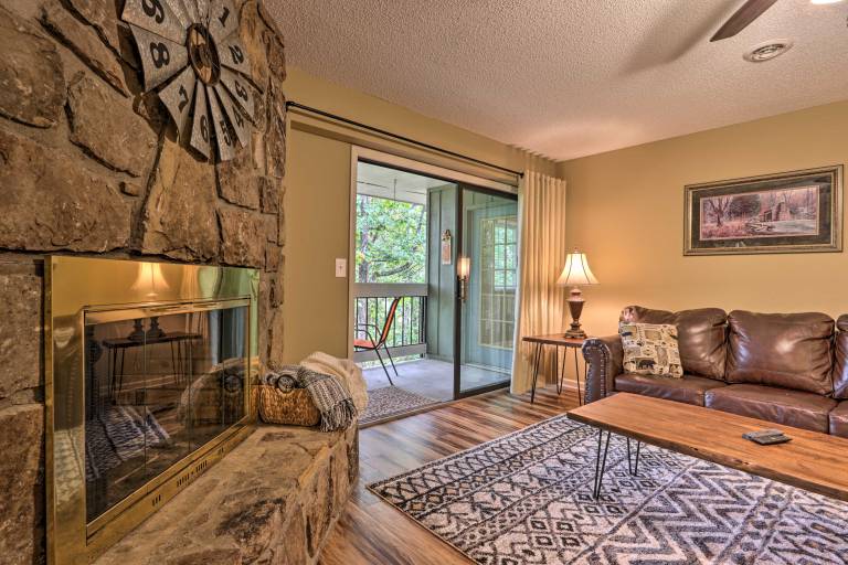 Pigeon Forge Condo w/ Balcony: 5 Mi to Attractions — photo 4
