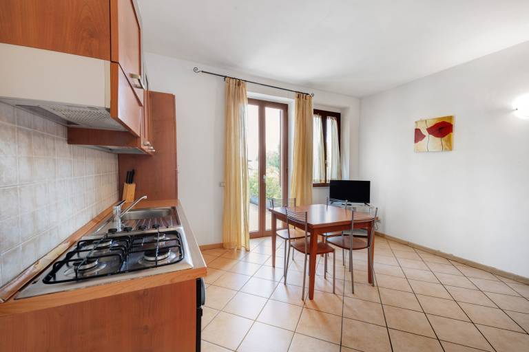 Apartment with patio | City view — photo 5