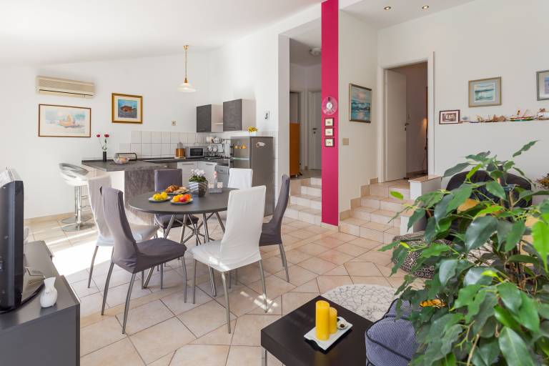 Two bedroom apartment with terrace and sea view Rastići, Čiovo (A-1084-b) — photo 5