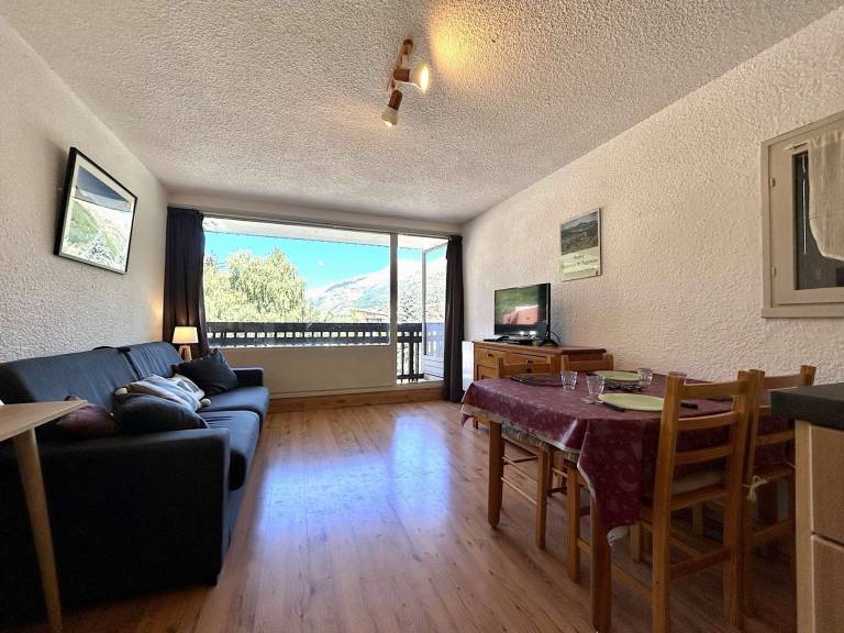 Pleasant studio with pool | Next to the ski | Pets are welcome in La Salle, IL