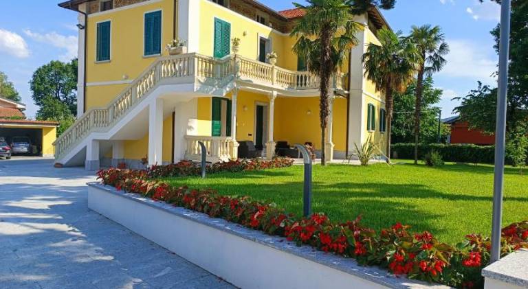 B&B VILLA PREZIOSA LAGO MAGGIORE in Novara