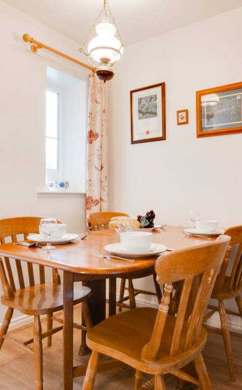 Cottage with garden — photo 4