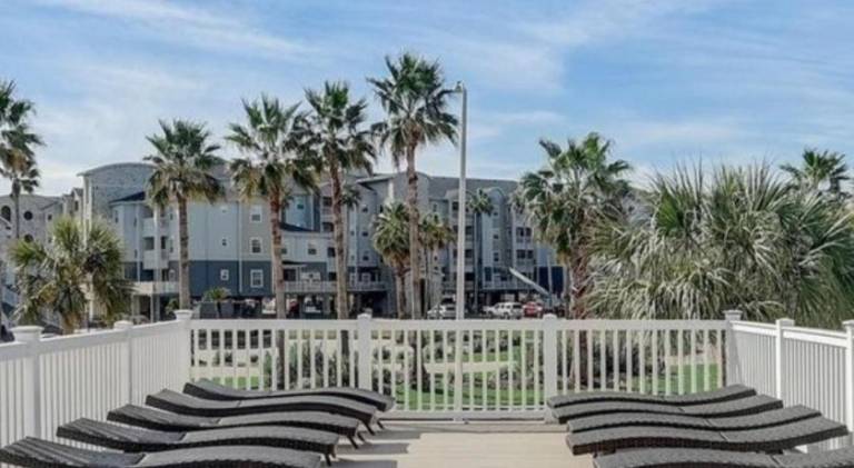 Serviced apartment with private pool & grill | Next to the beach | Pets are welcome — photo 2