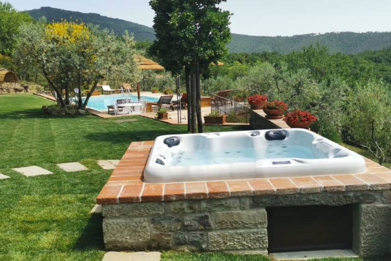 Villa with private pool, yard & grill — photo 3