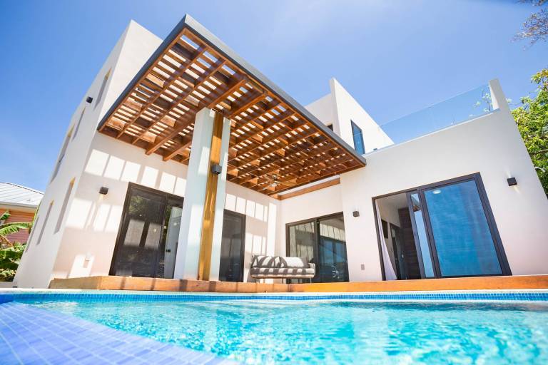 House Lighthouse Estates