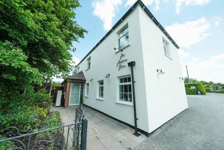 260 m&sup2; Ferienhaus