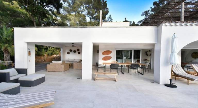 Villa with private pool, garden & BBQ | Perfect for remote work — photo 4