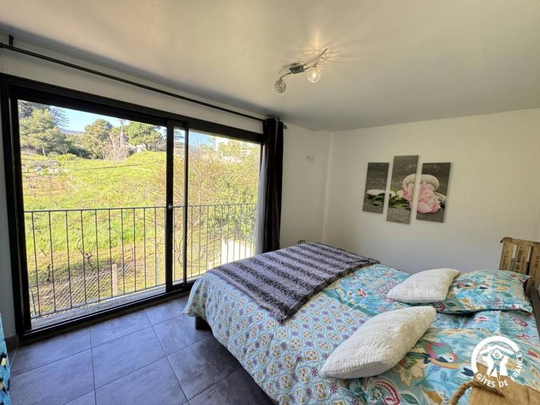 Gite with patio & yard — photo 4