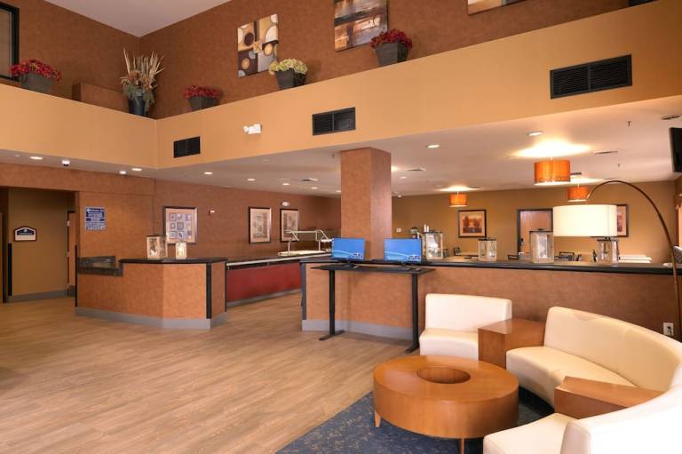 Crystal Inn Hotel & Suites West Valley City