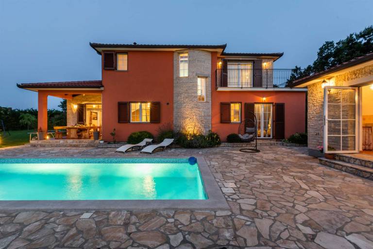 Rental with pool, terrace & barbeque | Pool view — photo 2