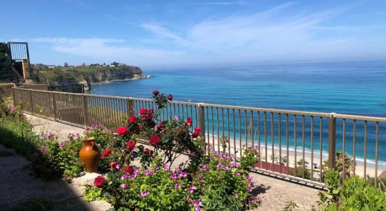 Wonderful holiday apartment | Next to the beach | Pets are welcome in Parghelia