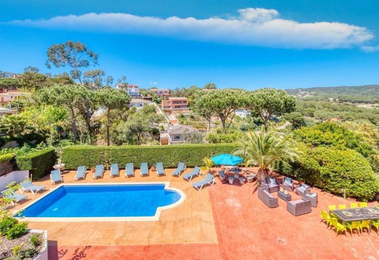 Villa "Costacabana - Jaruco" with Private Pool, 2 Private Terraces & Wi-Fi in Lloret de Mar