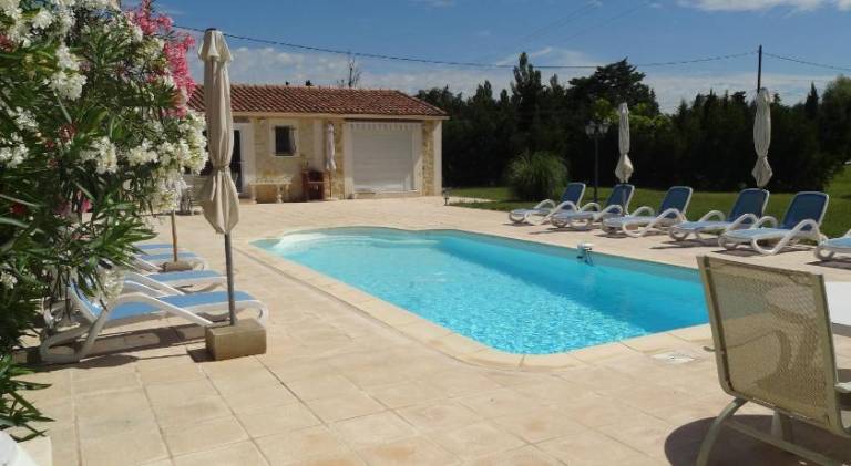 Rental apartment with barbecue, terrace & pool — photo 2