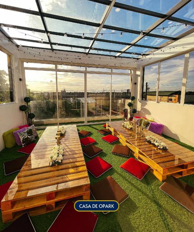 Vacation home with pool in Quezon City
