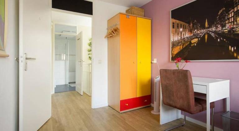 Johan's B&B - Since 2014 roofterrace and cheap parking — photo 2