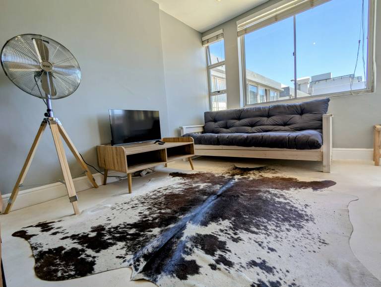 Modern Studio with Balcony in Prime Sea Point