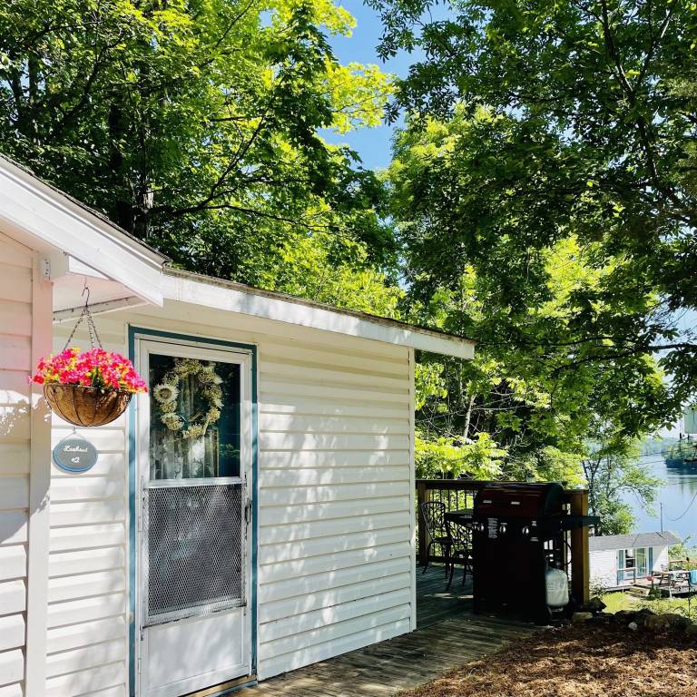 Cabin Lansdowne