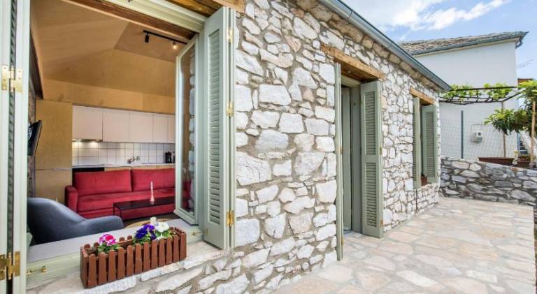 Vacation home with barbeque, terrace & garden | Pets are welcome — photo 4