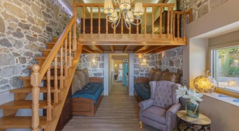 Vacation home with hot tub — photo 3