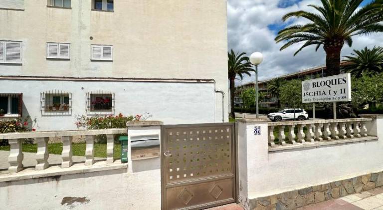 Holiday apartment with garden & patio in Cambrils