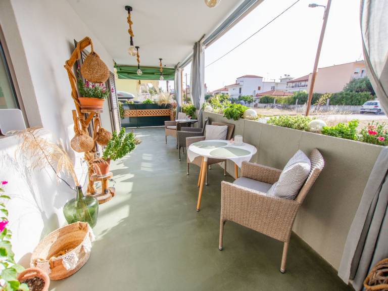 Charming rental apartment with garden | Close to the beach | Pets allowed in Thessaloniki