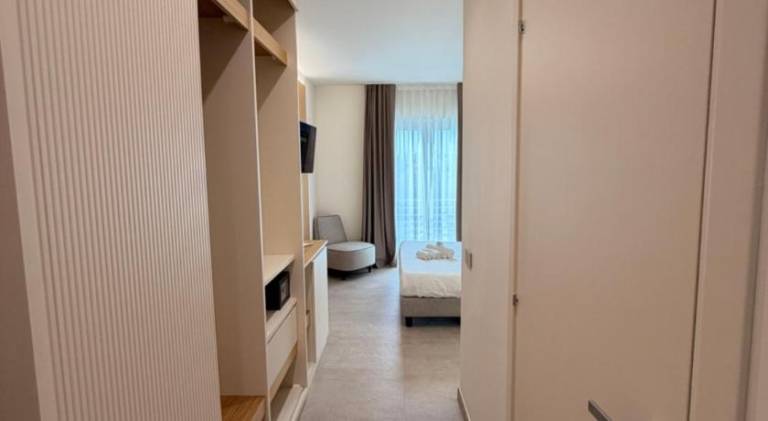 Serviced apartment with terrace — photo 4