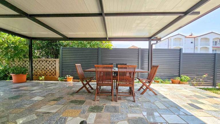 Rental apartment with garden & patio — photo 5
