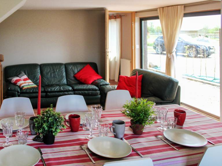 Fully equipped house with barbecue, heated pool & yard | Dogs allowed — photo 3