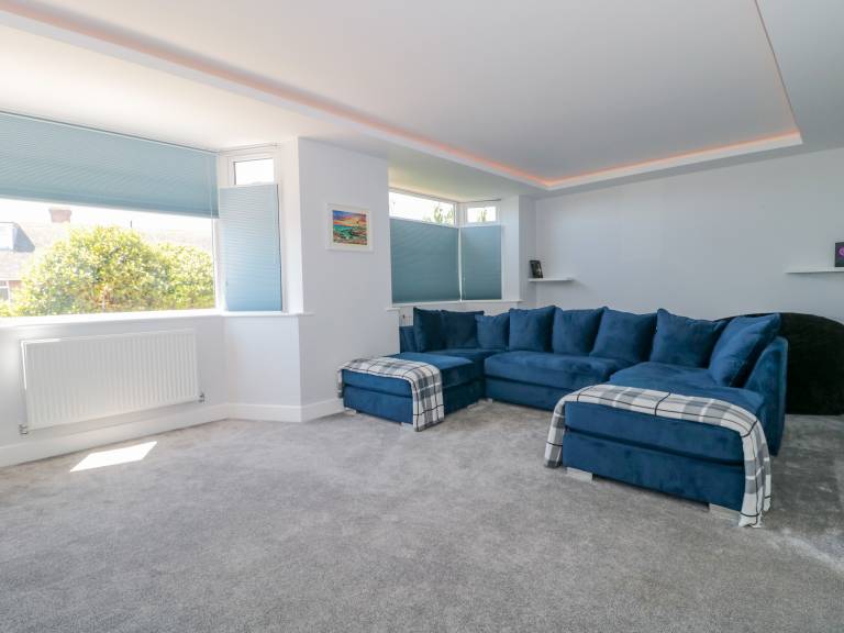 Family-oriented charming cottage with garden | Beach view | Next to the beach | Pets are welcome — photo 4