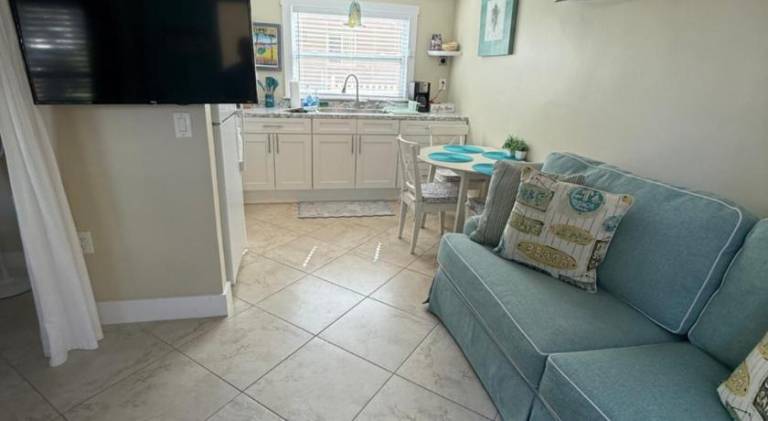 House with 1 room for 3 persons in St. Pete Beach, FL