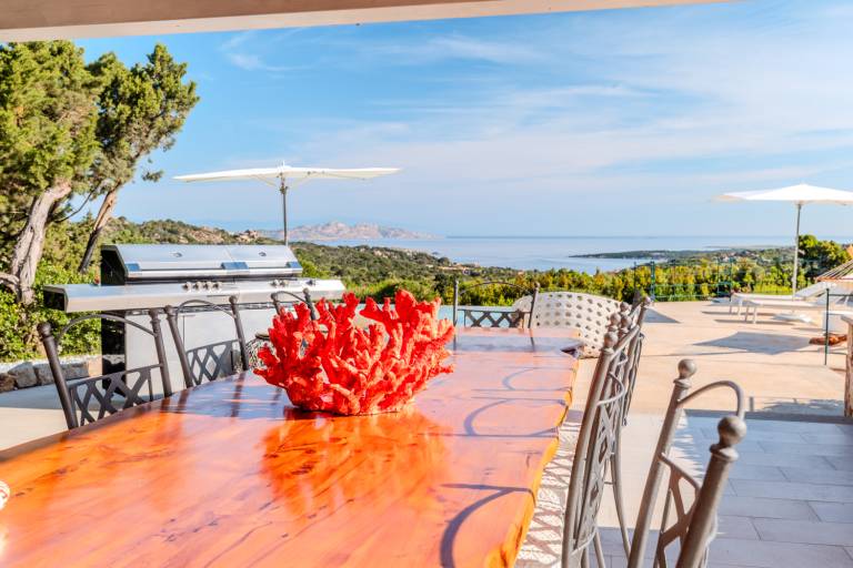 Villa with BBQ, jacuzzi & patio | Beach view — photo 5