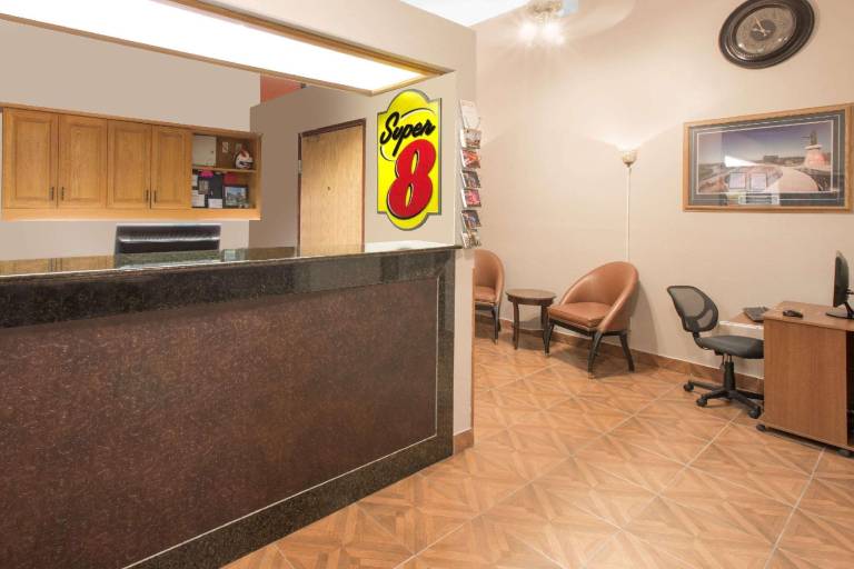 Super 8 By Wyndham Sioux City/Morningside Area — photo 2