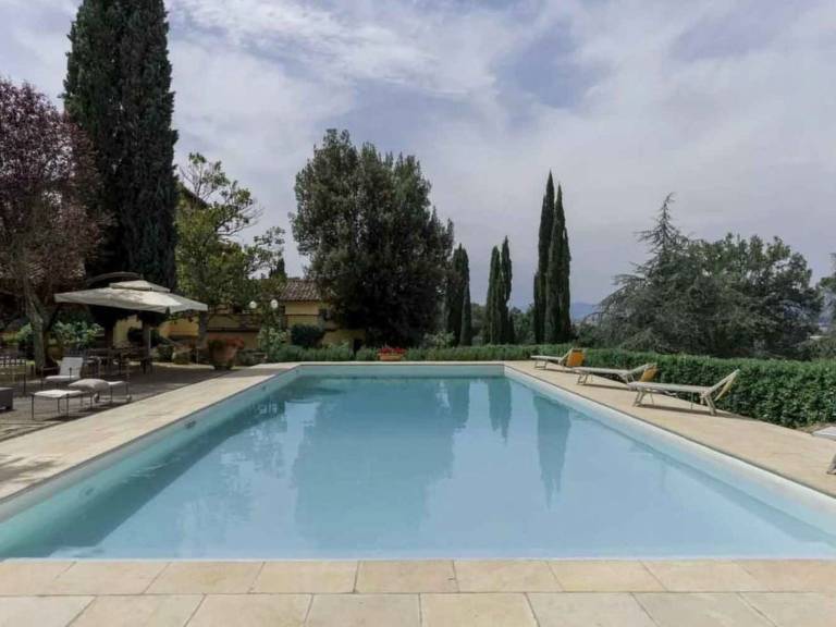 Vacation home with private pool, patio & barbeque | Nature view — photo 4