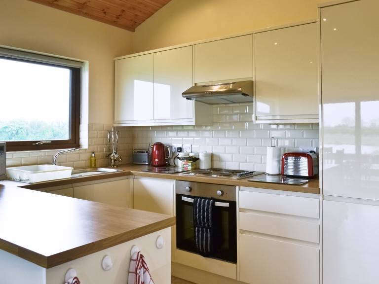 Cottage with garden & jacuzzi | River view — photo 4