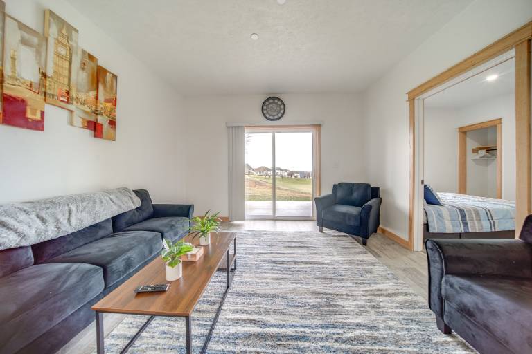 Golf Course View: Centrally Located Condo in Erie — photo 4