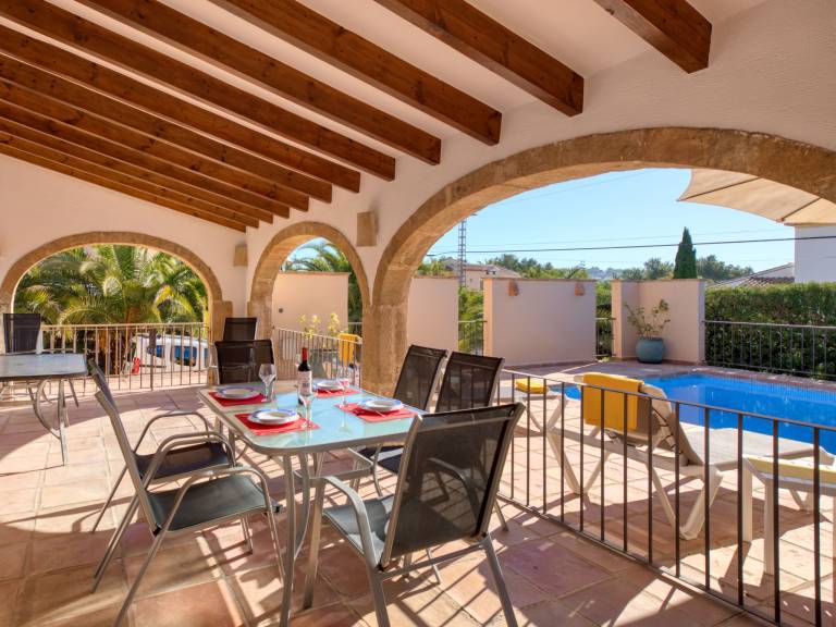 Vacation home with private pool, patio & barbeque | Nature view — photo 3