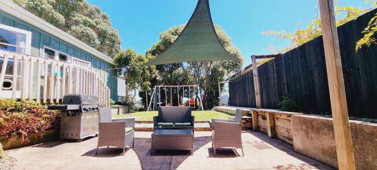 Bed and breakfast  Henderson
